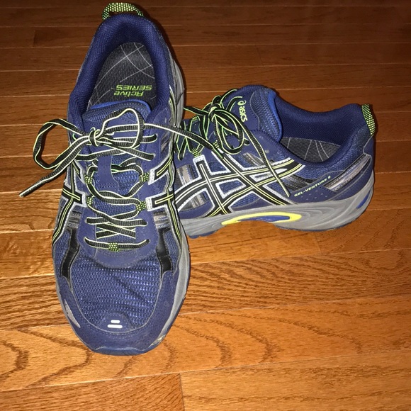 asics navy blue running shoes